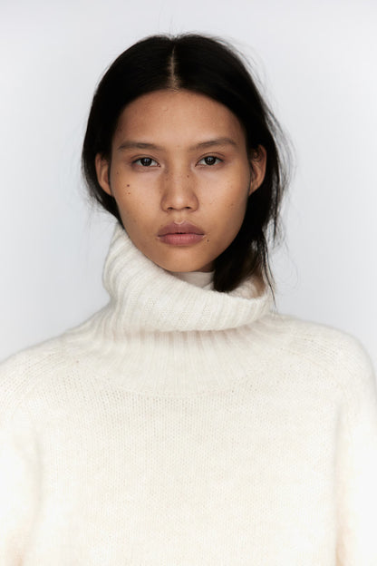 OVERSIZED TURTLENECK