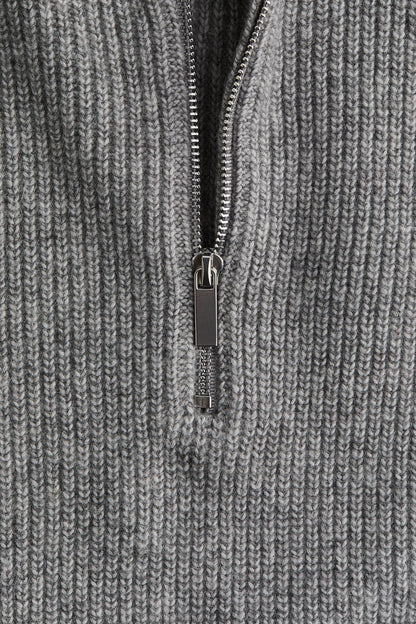 RIBBED ZIP SWEATER