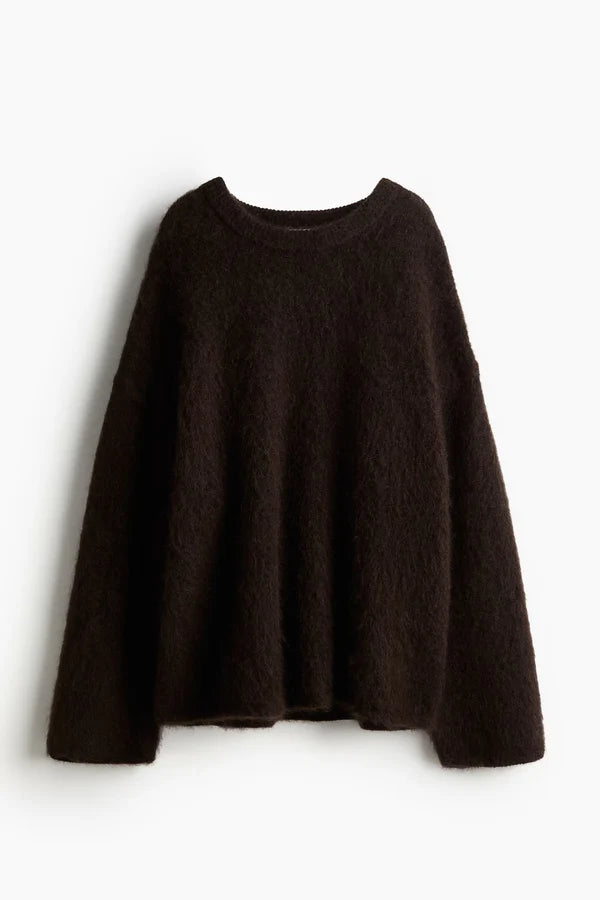 SOFT KNITTED SWEATER