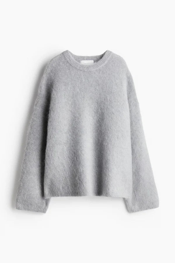 SOFT KNITTED SWEATER